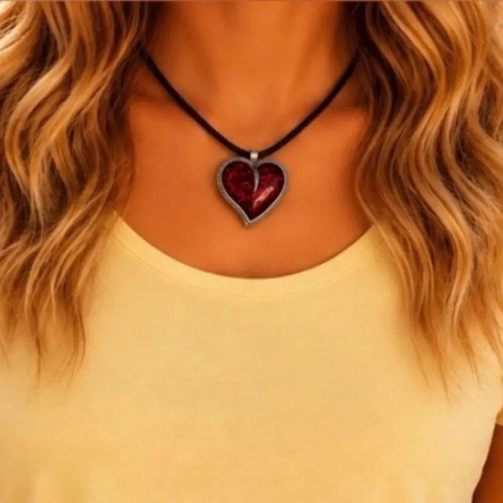 *Lia Sophia* Heart Rope Necklace